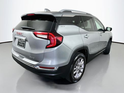 Used 2024 GMC Terrain SLT AWD/4WD image 7