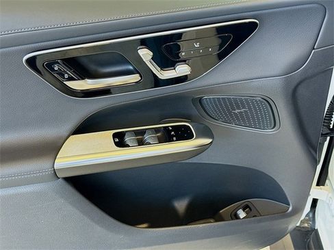 Certified 2025 Mercedes-Benz GLC 350e 4MATIC image 18