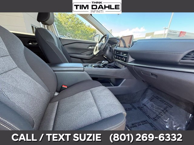 Used 2025 Nissan Rogue SV FWD image 16