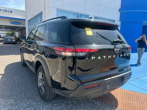 Used 2025 Nissan Pathfinder SV FWD image 31