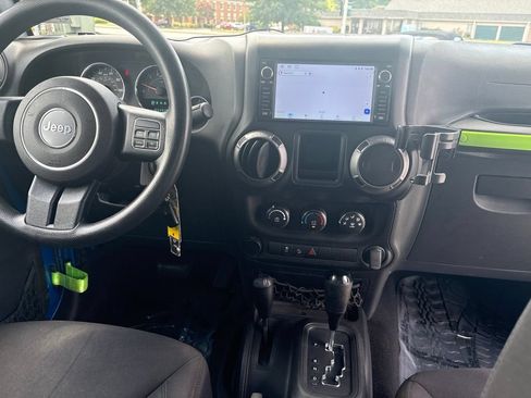 Used 2015 Jeep Wrangler Sport AWD/4WD image 9
