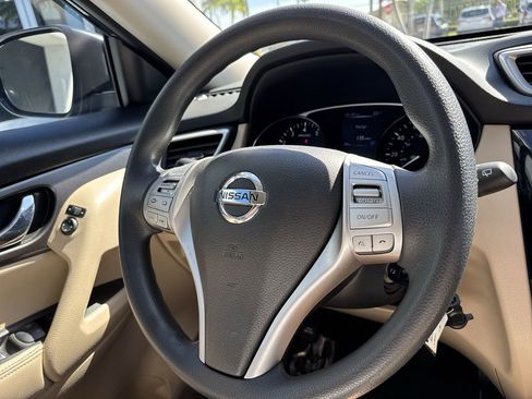 Used 2016 Nissan Rogue S w/ Appearance Package FWD image 53