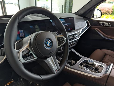Used 2025 BMW X5 xDrive50e w/ Executive Package AWD/4WD image 19