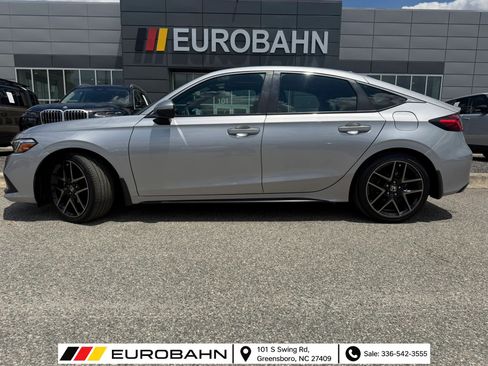 Used 2022 Honda Civic Sport Touring image 2
