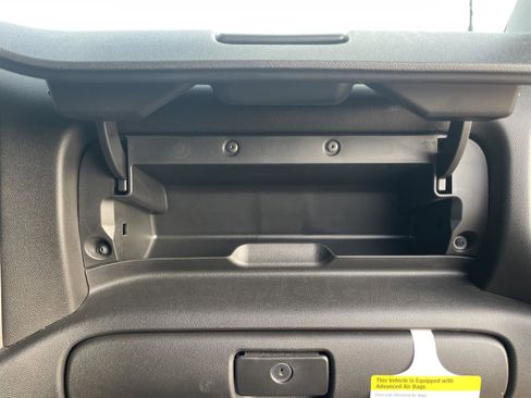 Used 2024 Chevrolet Silverado 2500 Custom w/ Custom Value Package image 33