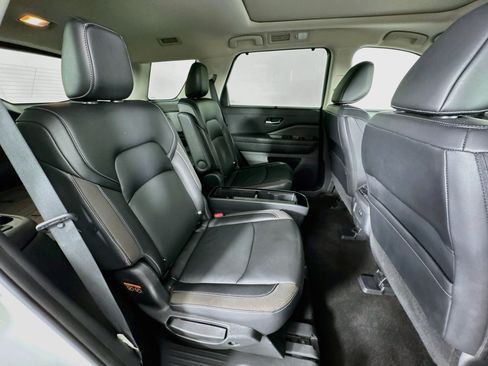 Used 2023 Nissan Pathfinder SL w/ SL Premium Package AWD/4WD image 29