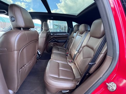 Used 2015 Porsche Cayenne S AWD/4WD image 4