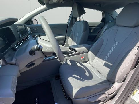 New 2026 Hyundai Elantra SE FWD image 10