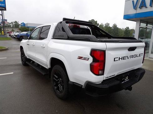Used 2025 Chevrolet Colorado Z71 w/ Midnight Edition AWD/4WD image 3