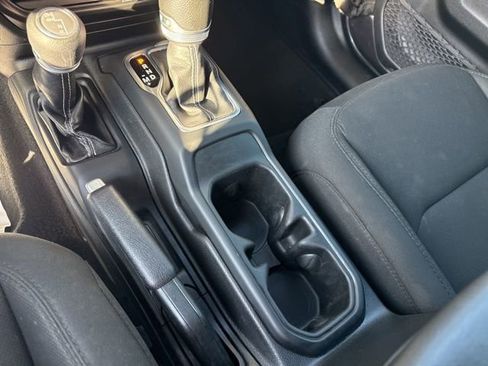 Used 2022 Jeep Wrangler Unlimited Sahara w/ Cold Weather Group image 21