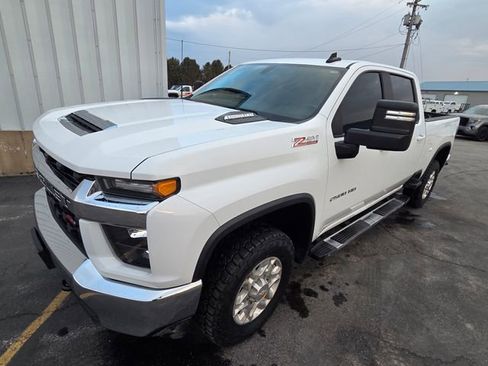 Used 2023 Chevrolet Silverado 2500 LT w/ Convenience Package image 9