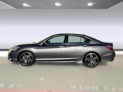 Certified 2017 Honda Accord Touring image 2