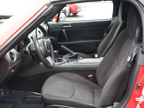 Used 2011 MAZDA MX-5 Miata Touring w/ Suspension Pkg RWD image 11