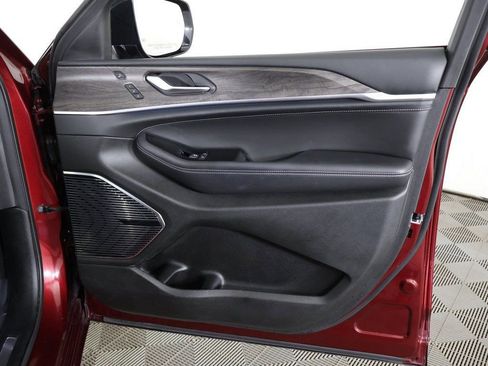 Used 2023 Jeep Grand Cherokee Overland w/ Adv Protech Group III image 29