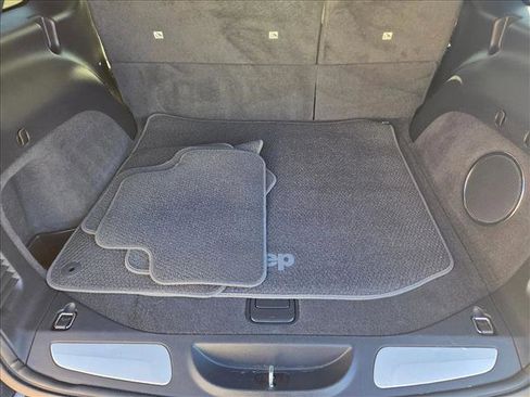 Used 2020 Jeep Grand Cherokee Summit image 6