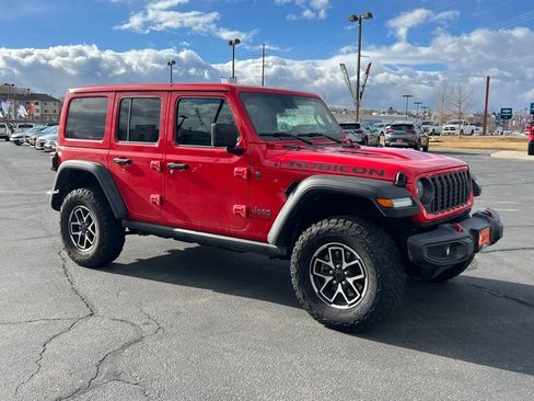 Used 2025 Jeep Wrangler Unlimited Rubicon AWD/4WD image 6