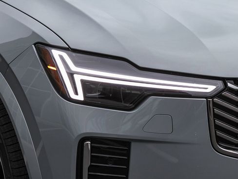 New 2026 Volvo XC90 T8 Ultra w/ Protection Package Premier AWD/4WD image 4