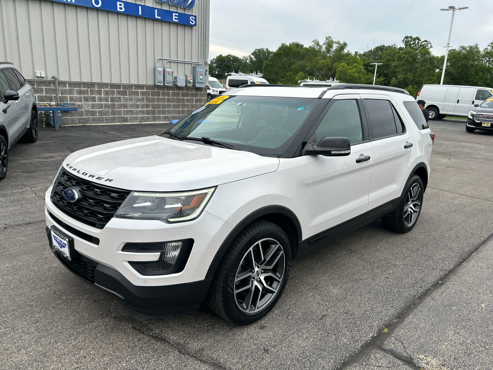 Used 2016 Ford Explorer Sport w/ Equipment Group 401A AWD/4WD image 34