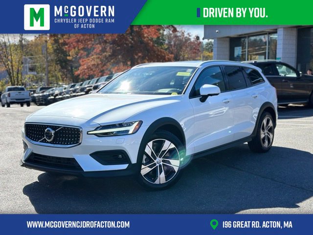 Used 2024 Volvo V60 B5 Cross Country Plus AWD/4WD image 1