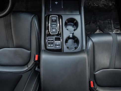 Used 2024 Honda Pilot EX-L image 33