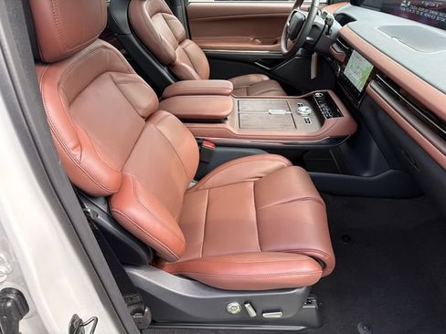New 2027 Lincoln Navigator Reserve AWD/4WD image 15