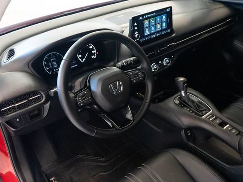Used 2024 Honda HR-V EX-L image 3