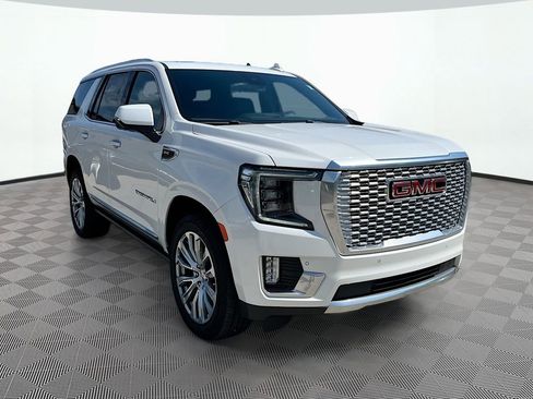 Used 2023 GMC Yukon Denali AWD/4WD image 3