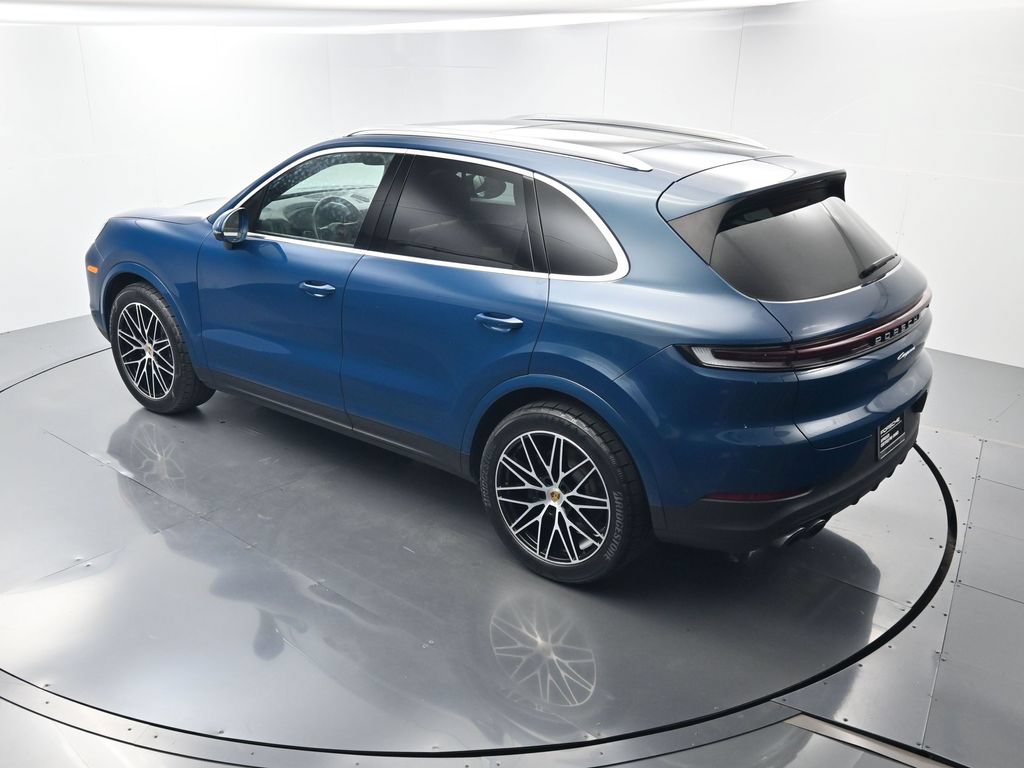 Certified 2024 Porsche Cayenne AWD/4WD image 36