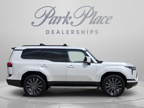 Used 2024 Lexus GX 550 w/ Cold Area Package AWD/4WD image 6