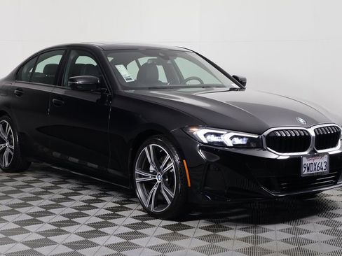 Used 2023 BMW 330i Sedan w/ Premium Package RWD image 3