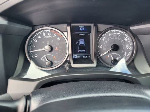 Used 2021 Toyota Tacoma TRD Off-Road image 16