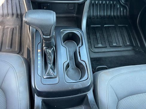 Used 2020 Chevrolet Colorado W/T RWD image 30