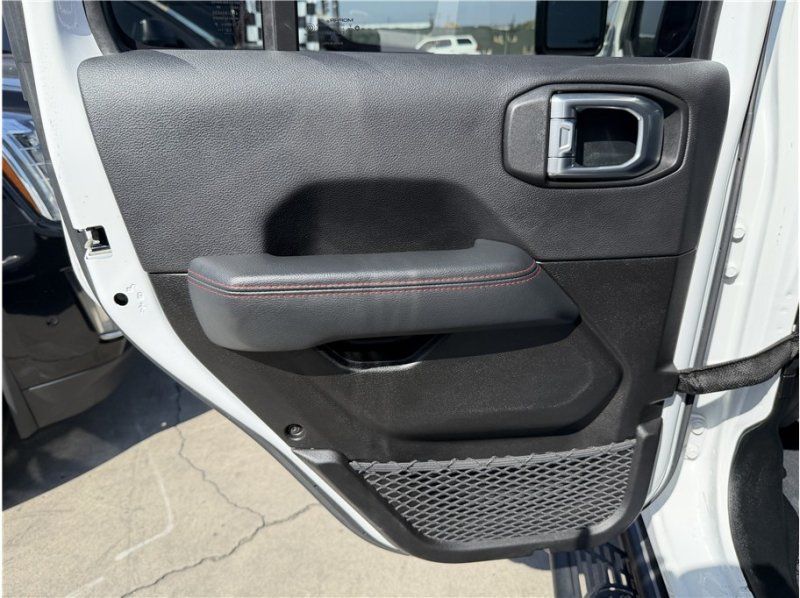 Used 2018 Jeep Wrangler Unlimited Rubicon AWD/4WD image 21