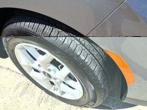 Used 2025 Kia Soul LX w/ LX Technology Package FWD image 19