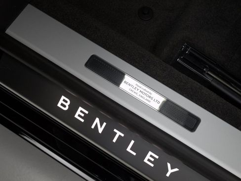Certified 2022 Bentley Flying Spur V8 AWD/4WD image 25