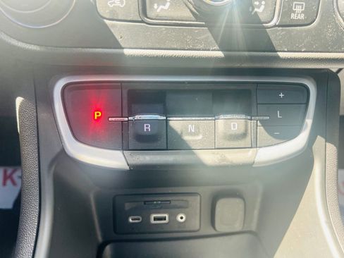 Used 2024 GMC Terrain SLT w/ Infotainment Package II AWD/4WD image 26