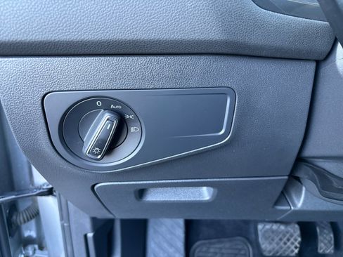 Certified 2022 Volkswagen Tiguan SE image 22