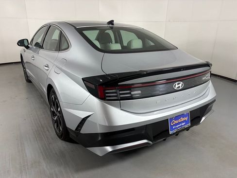 Used 2025 Hyundai Sonata SEL FWD image 6