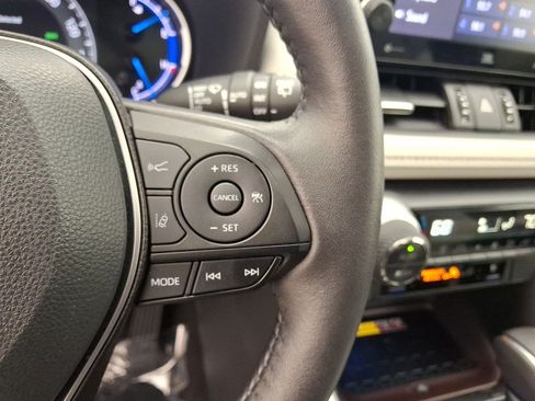 Certified 2022 Toyota RAV4 Limited AWD/4WD image 18