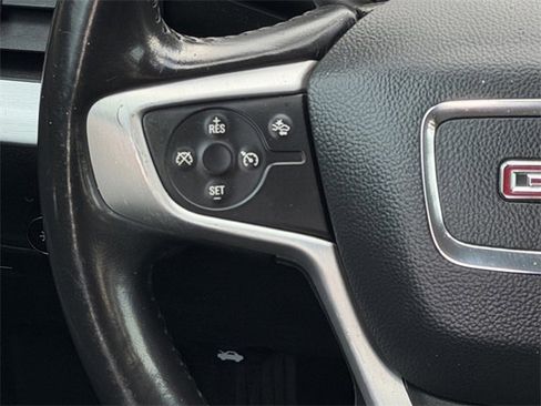 Used 2021 GMC Terrain SLE w/ Driver Convenience Package image 12