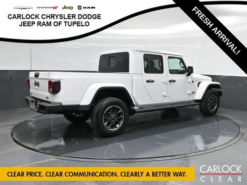 Used 2023 Jeep Gladiator Overland AWD/4WD image 3