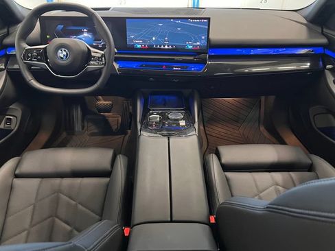 Used 2026 BMW i5 eDrive40 AWD/4WD image 23