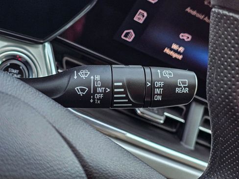 Certified 2025 Chevrolet Trax LT image 19