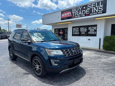 Used 2016 Ford Explorer XLT w/ Equipment Group 202A AWD/4WD image 4