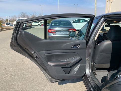 Used 2022 Nissan Altima 2.5 SR AWD/4WD image 25