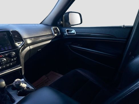 Used 2019 Jeep Grand Cherokee Altitude image 23