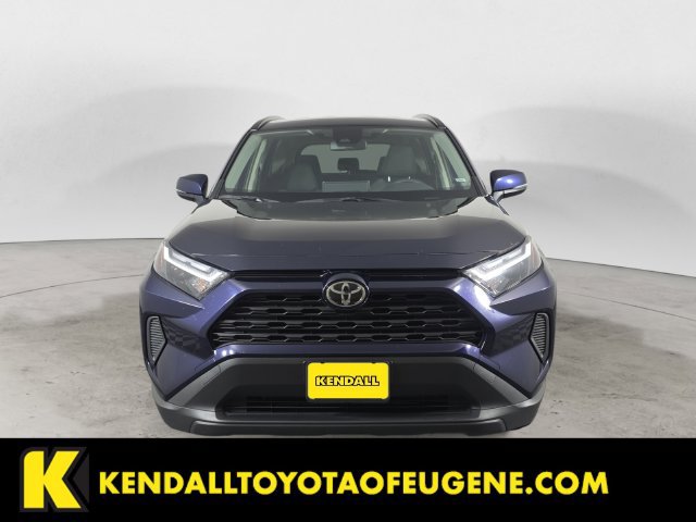Used 2025 Toyota RAV4 XLE AWD/4WD image 2
