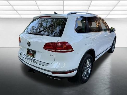 Used 2015 Volkswagen Touareg Sport AWD/4WD image 5