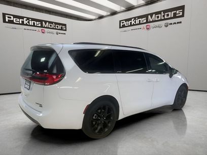 New 2027 Chrysler Pacifica Limited