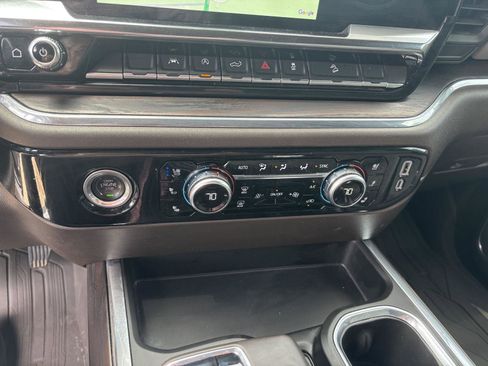 Used 2024 GMC Sierra 1500 SLT AWD/4WD image 14